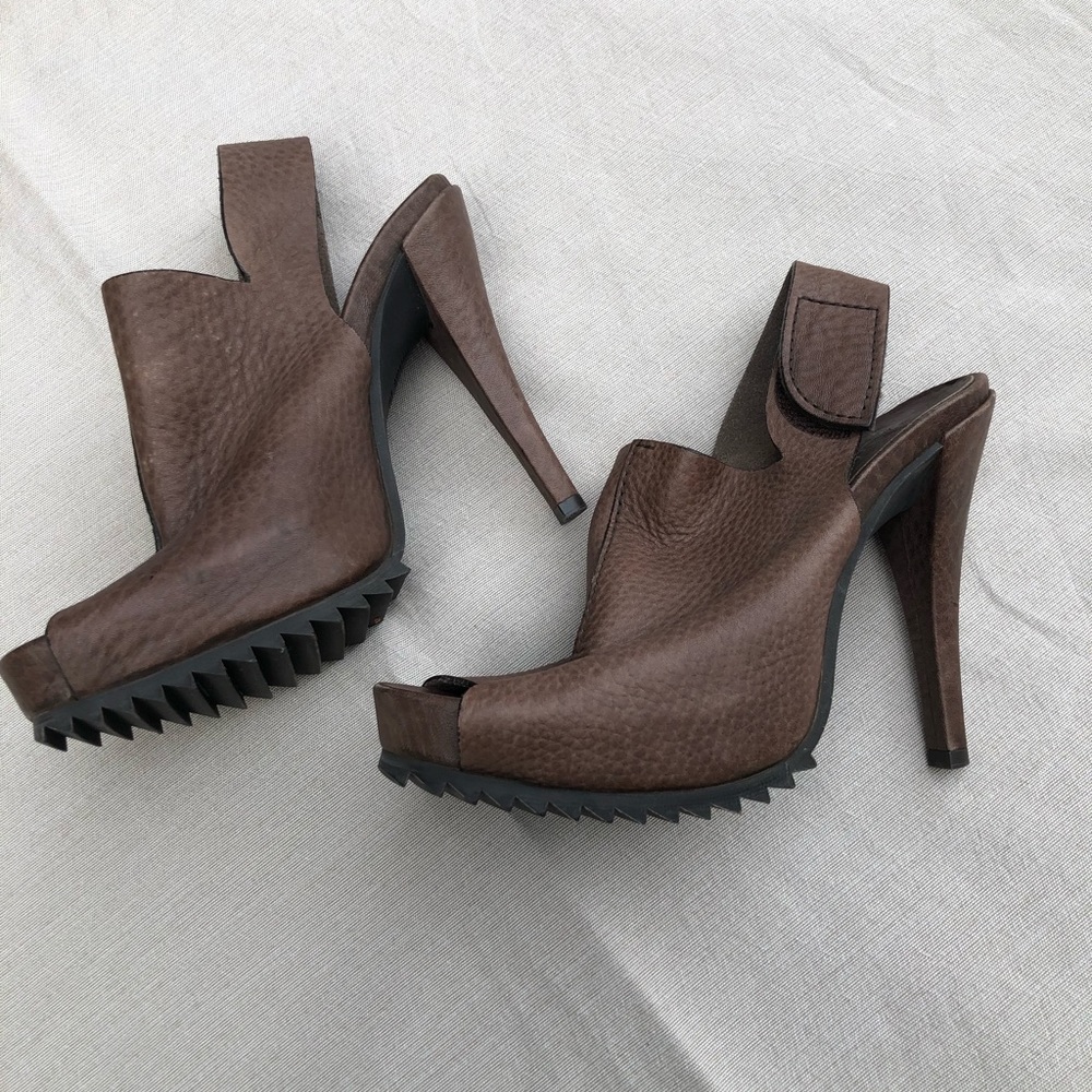 Beautiful leather Pedro Garcia heels.